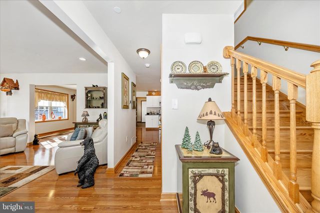 19327 LONGMEADOW RD, Hagerstown, MD 21742