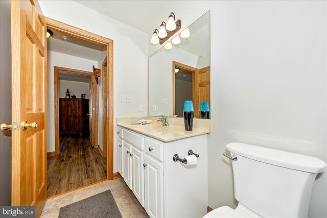 19327 LONGMEADOW RD, Hagerstown, MD 21742