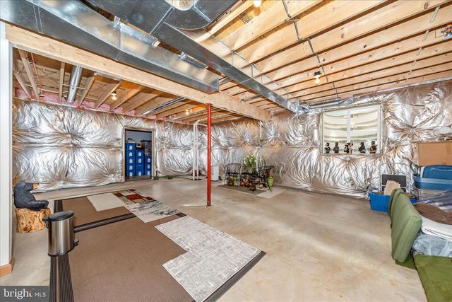 19327 LONGMEADOW RD, Hagerstown, MD 21742