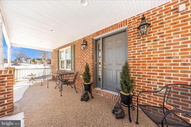 19327 LONGMEADOW RD, Hagerstown, MD 21742