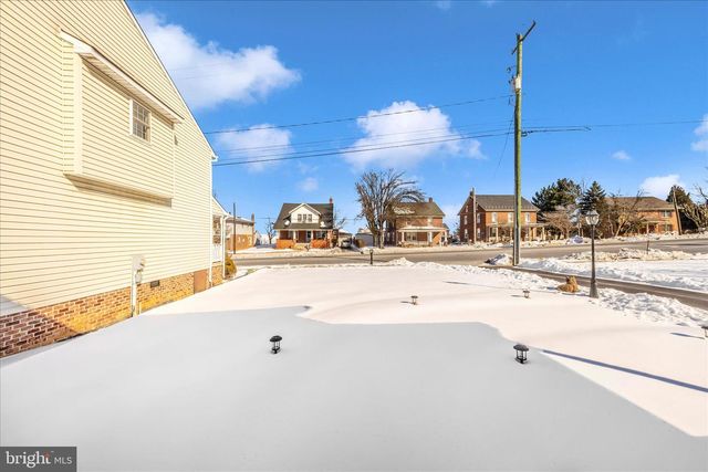 19327 LONGMEADOW RD, Hagerstown, MD 21742