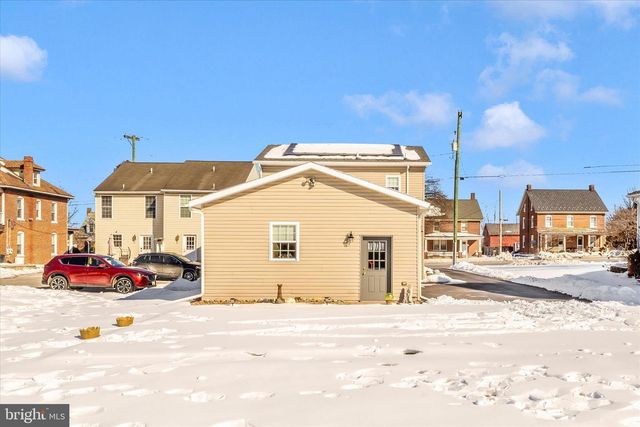 19327 LONGMEADOW RD, Hagerstown, MD 21742