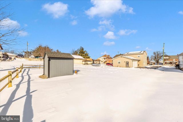 19327 LONGMEADOW RD, Hagerstown, MD 21742