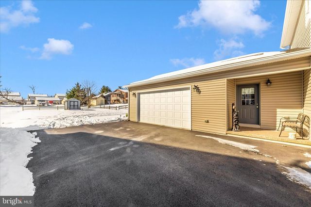 19327 LONGMEADOW RD, Hagerstown, MD 21742