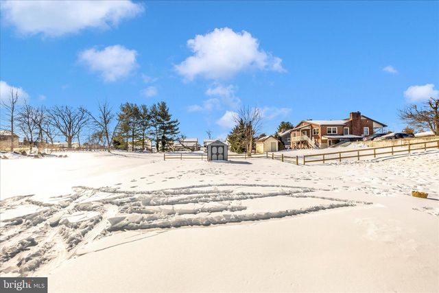 19327 LONGMEADOW RD, Hagerstown, MD 21742