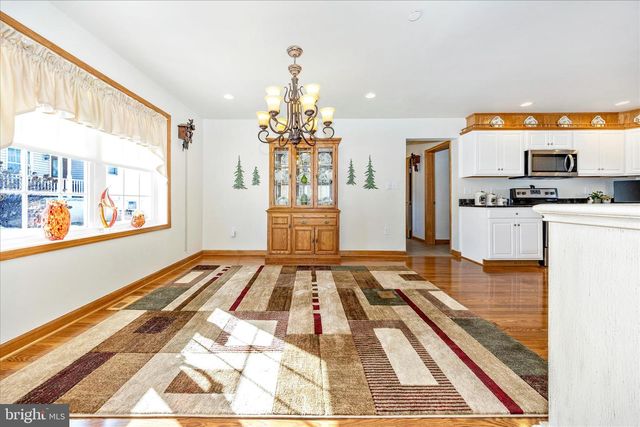 19327 LONGMEADOW RD, Hagerstown, MD 21742