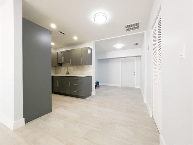 831 SW 7TH Street, Pompano Beach, FL 33060