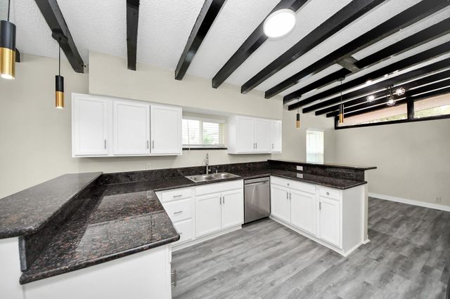 2626 Knotty Oaks Trail, Houston, TX 77045