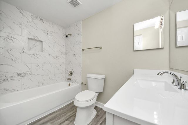 2626 Knotty Oaks Trail, Houston, TX 77045