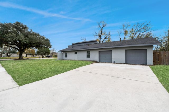 2626 Knotty Oaks Trail, Houston, TX 77045