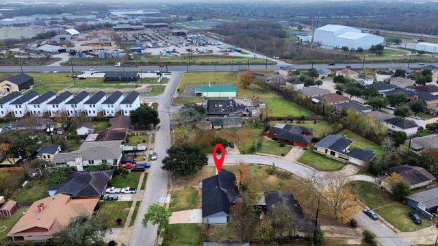 2626 Knotty Oaks Trail, Houston, TX 77045