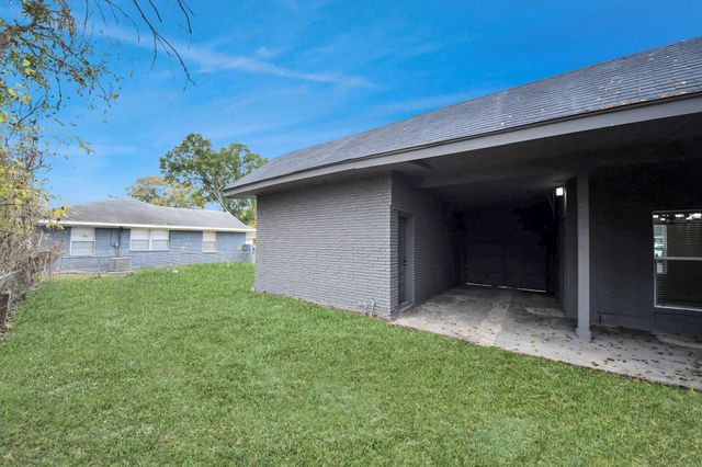 2626 Knotty Oaks Trail, Houston, TX 77045