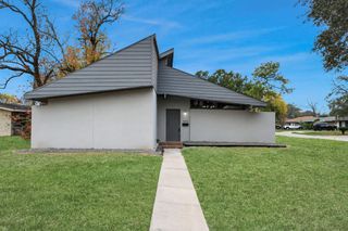 2626 Knotty Oaks Trail, Houston, TX 77045