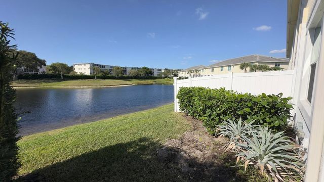 621 Parsons Way, Deerfield Beach, FL 33442
