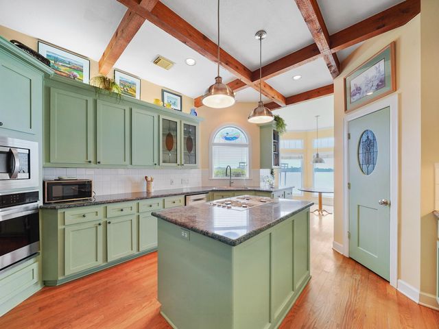 12130 E Sagittarius Drive E, Willis, TX 77318