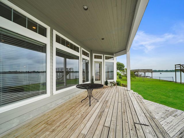 12130 E Sagittarius Drive E, Willis, TX 77318
