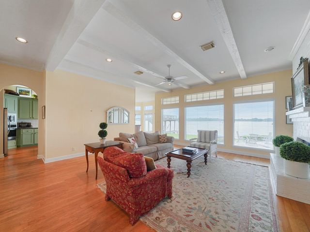 12130 E Sagittarius Drive E, Willis, TX 77318