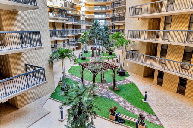 1167 Hillsboro Mile 306, Hillsboro Beach, FL 33062