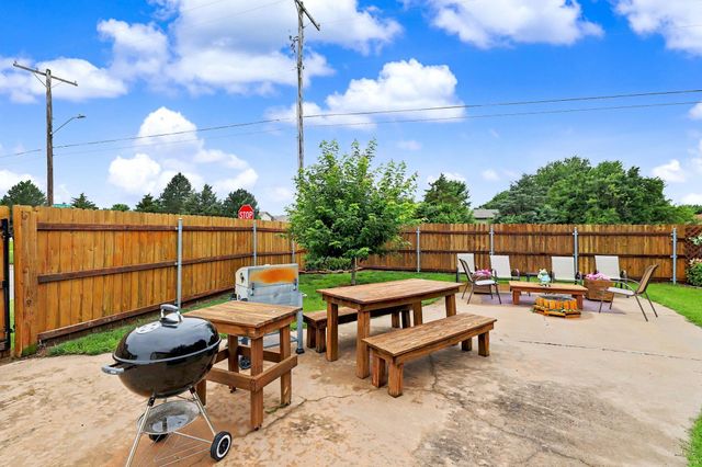 2545 S Denene St, Wichita, KS 67215