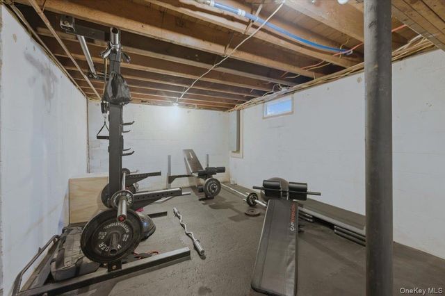 20 Honey Lane, Miller Place, NY 11764