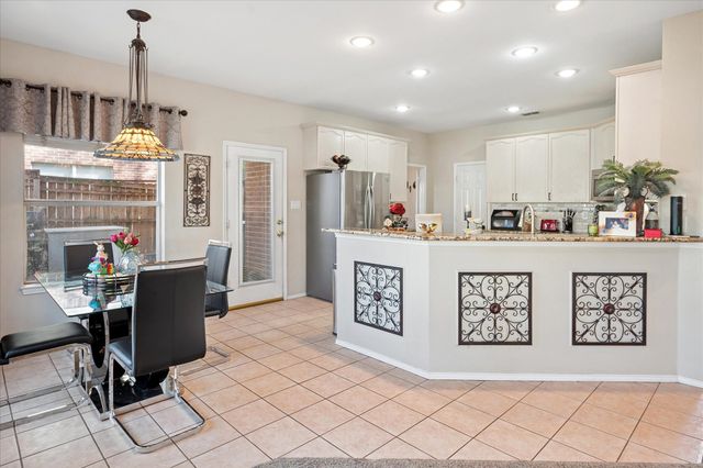 6016 Red Fern Drive, Arlington, TX 76001