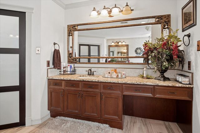 6016 Red Fern Drive, Arlington, TX 76001