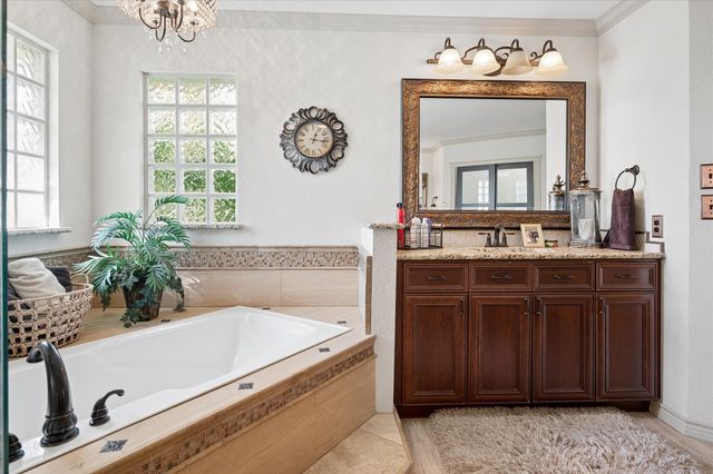 6016 Red Fern Drive, Arlington, TX 76001