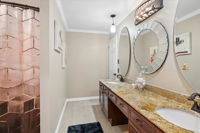 6016 Red Fern Drive, Arlington, TX 76001