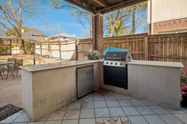 6016 Red Fern Drive, Arlington, TX 76001