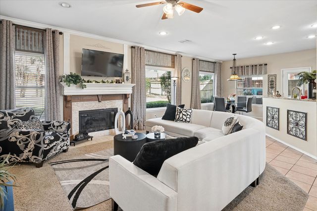 6016 Red Fern Drive, Arlington, TX 76001