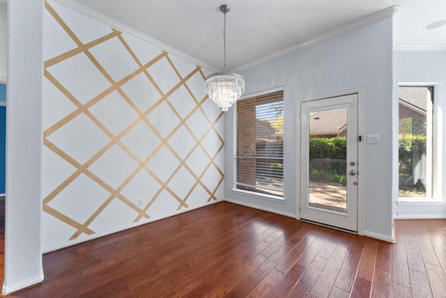 31 N Warbler Bend Circle, The Woodlands, TX 77382