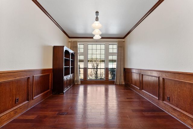 31 N Warbler Bend Circle, The Woodlands, TX 77382