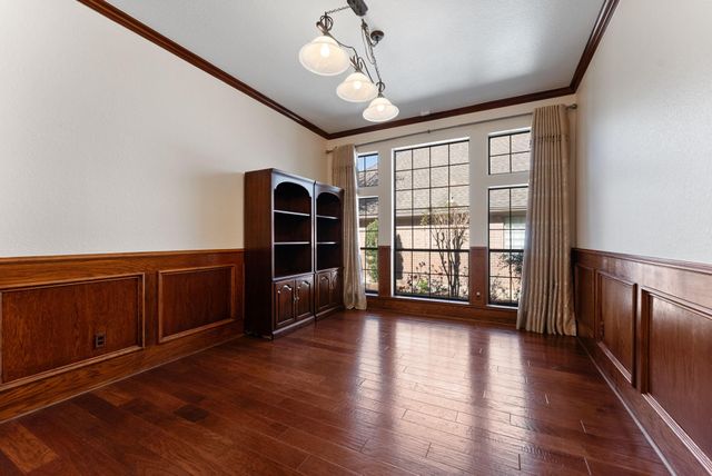 31 N Warbler Bend Circle, The Woodlands, TX 77382