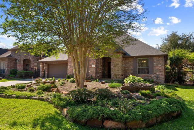 31 N Warbler Bend Circle, The Woodlands, TX 77382