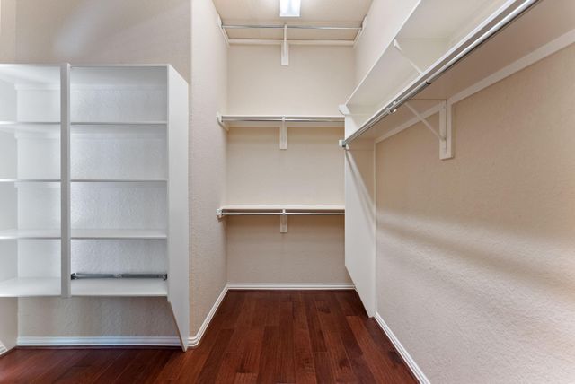 31 N Warbler Bend Circle, The Woodlands, TX 77382