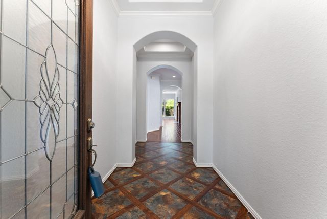 31 N Warbler Bend Circle, The Woodlands, TX 77382