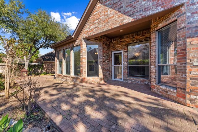 31 N Warbler Bend Circle, The Woodlands, TX 77382