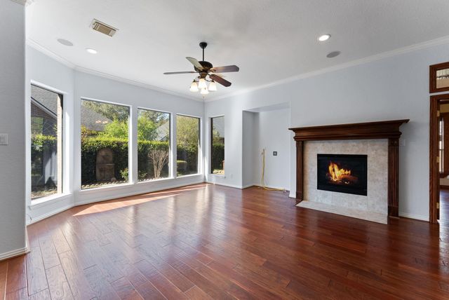 31 N Warbler Bend Circle, The Woodlands, TX 77382