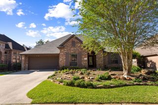 31 N Warbler Bend Circle, The Woodlands, TX 77382
