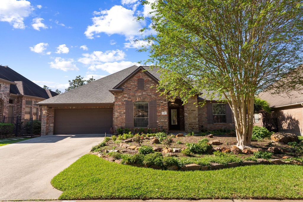 31 N Warbler Bend Circle, The Woodlands, TX 77382