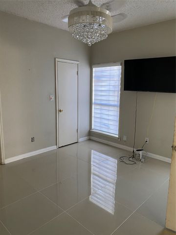 710 Cresent Drive, Desoto, TX 75115