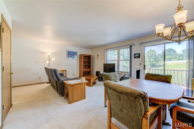 12069 Autumn Lakes Drive, Maryland Heights, MO 63043