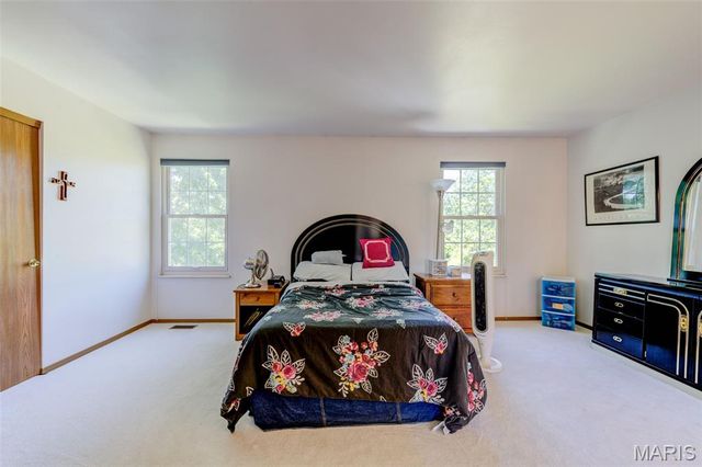 12069 Autumn Lakes Drive, Maryland Heights, MO 63043