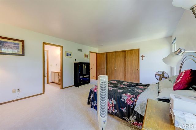 12069 Autumn Lakes Drive, Maryland Heights, MO 63043