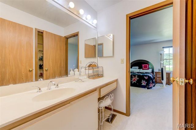 12069 Autumn Lakes Drive, Maryland Heights, MO 63043