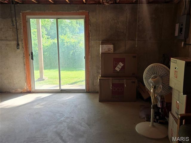 12069 Autumn Lakes Drive, Maryland Heights, MO 63043