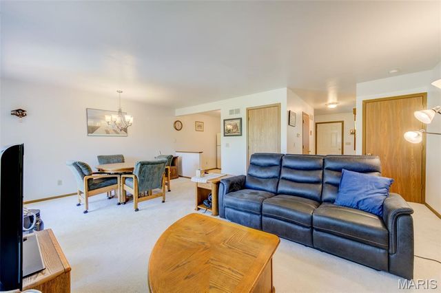 12069 Autumn Lakes Drive, Maryland Heights, MO 63043
