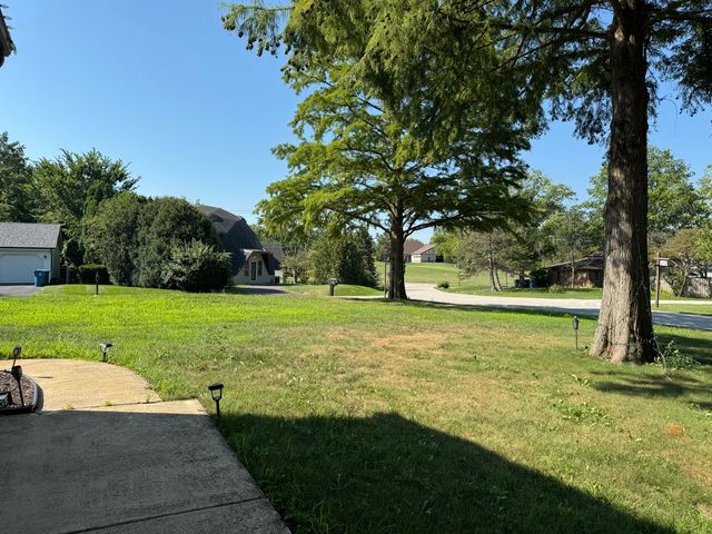 395 Surrey Lane, Crete, IL 60417