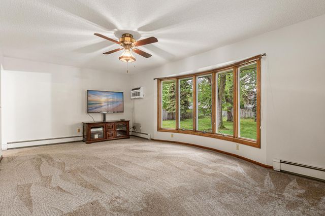 8940 Xylite Street NE, Blaine, MN 55449