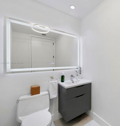100 S Pointe Dr 2003, Miami Beach, FL 33139